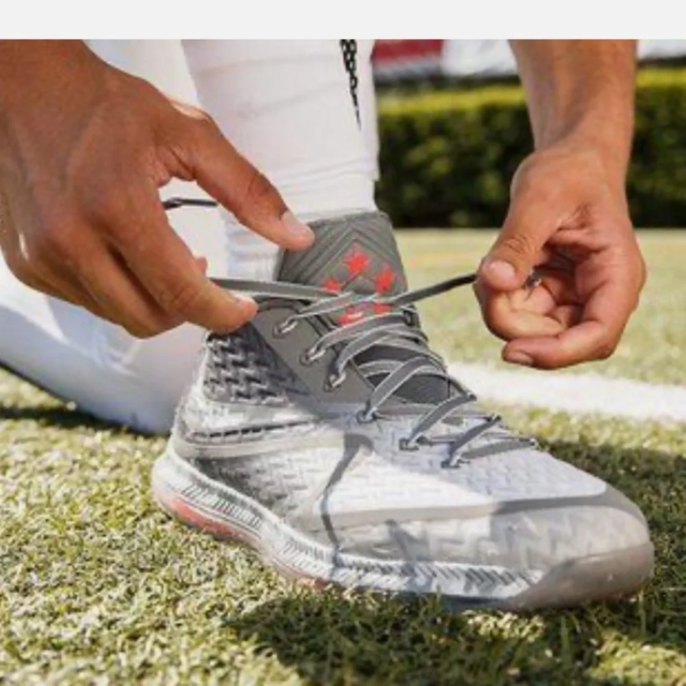 NIKE Field General 2 Grey & Red Like NEW Running Sneakers, Size 11.5 - Picture 3 of 13